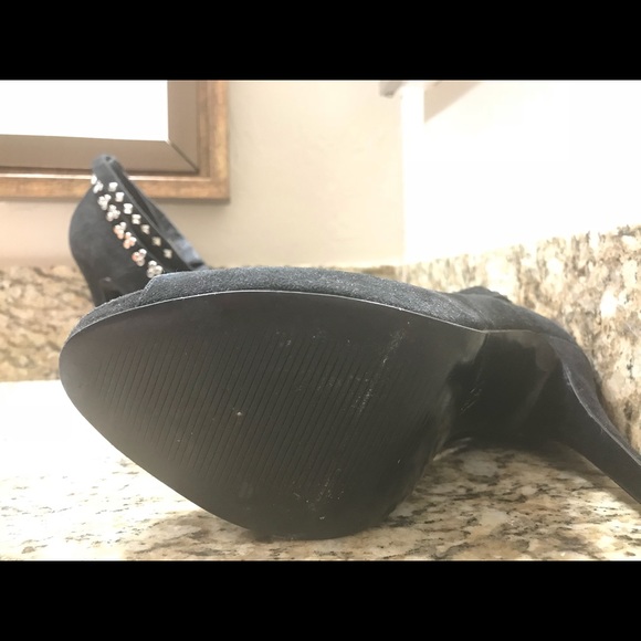 Sexy Strappy Studded Heels sz 7 Black Suede - Picture 3 of 3